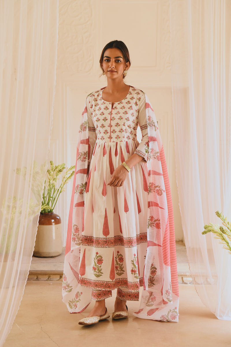 Buy Off-White Voile Anarkali Suit With Doria Dupatta For Women – Maitri  Jaipur